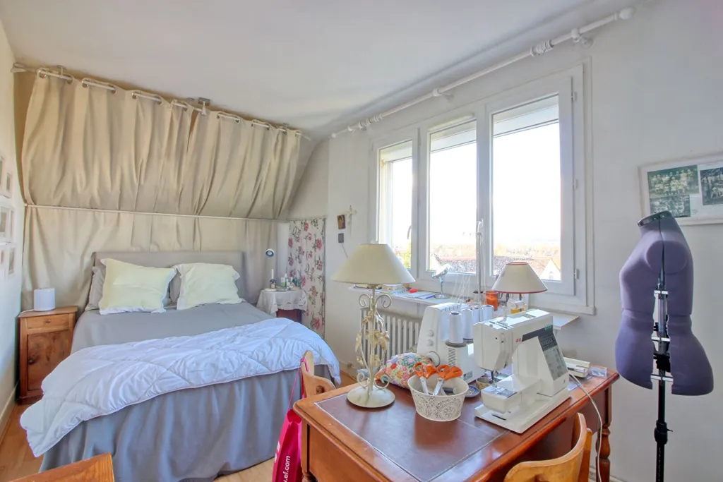 Chambres - Maison Familiale avec Terrasse à Antony