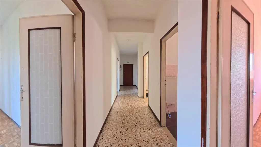 Entrée - Apartment with Balcony in Casalpusterlengo