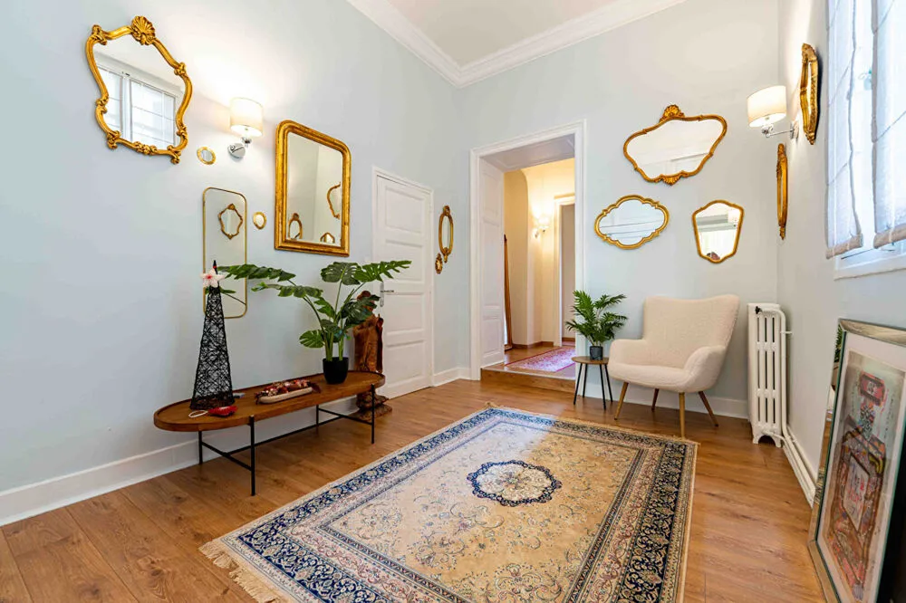 Hallway - Haussmannian Flat with Private Garden in City Centre