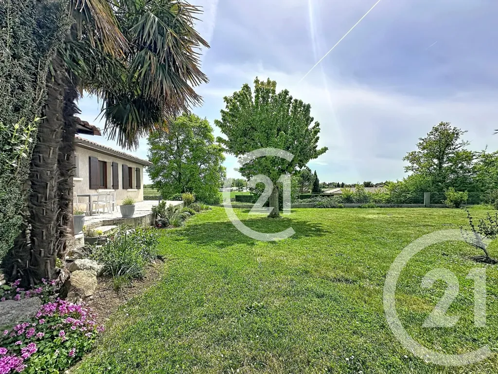 Giardino - Charming Flat-Plan House with Garden in Bourg Charente