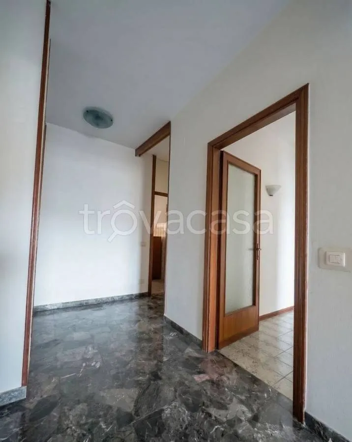 hallway_entrance