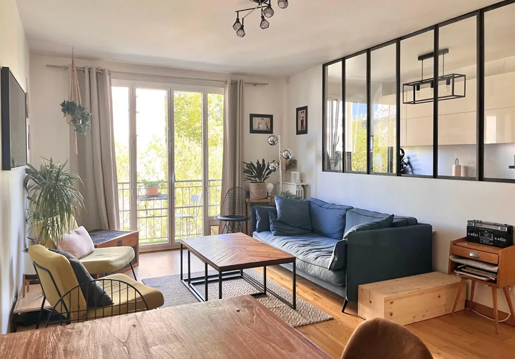 Elutuba - Balcony Flat in 20th Arrondissement, Paris