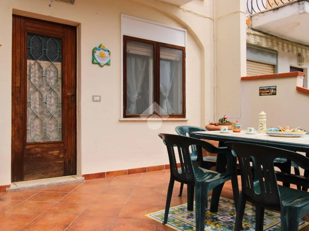 Terrasse - Duplex with Private Garden in Villammare