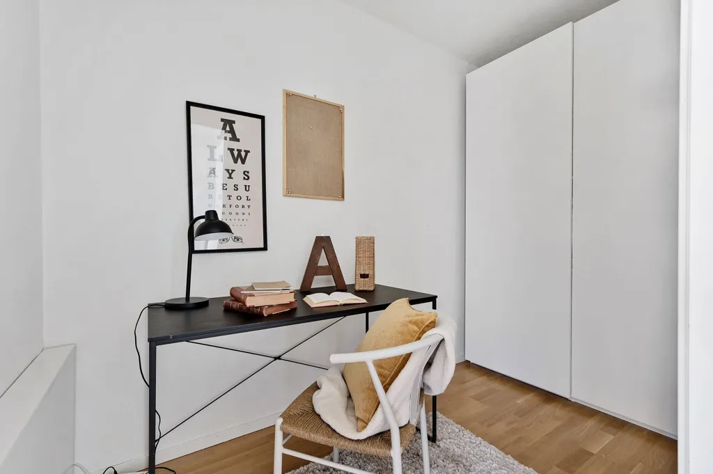 Kabinet - Two-Bedroom Flat with Garden View in Farsta