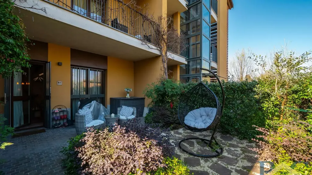 Aed - Luxury Apartment with Private Garden in Milan