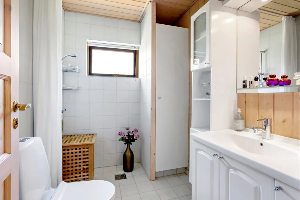 6-toaline maja asukohas Hals