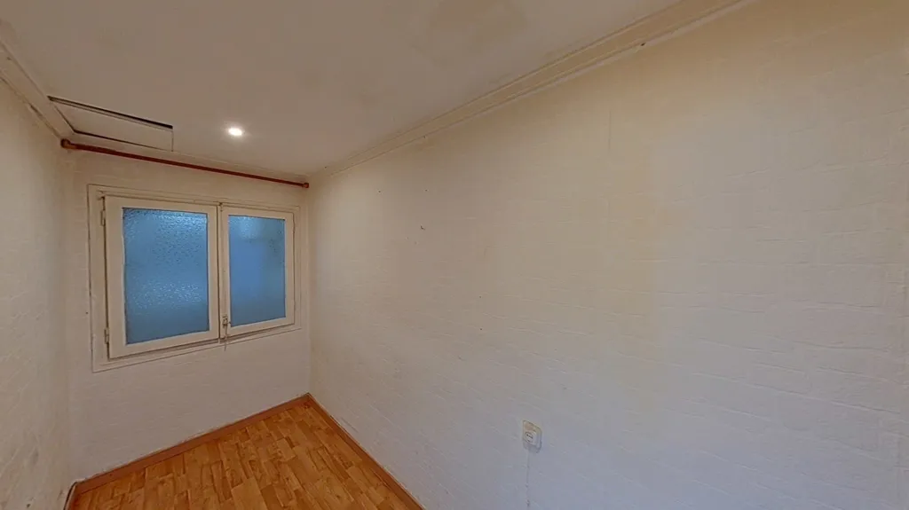 Toad - Apartment with Garden Access in Ripollet, Barcelona