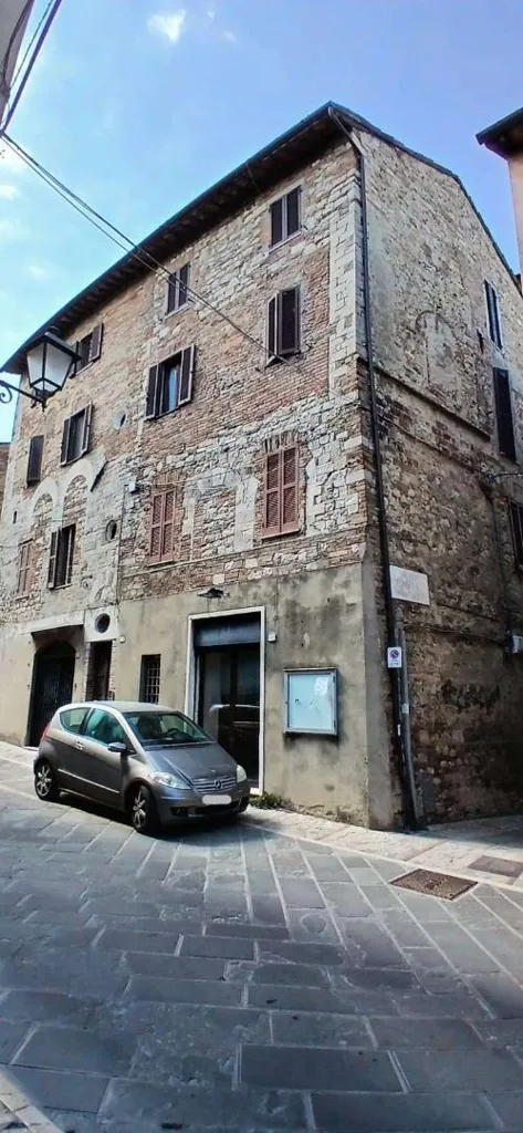 Rustic Trilocale with Balcony in Todi