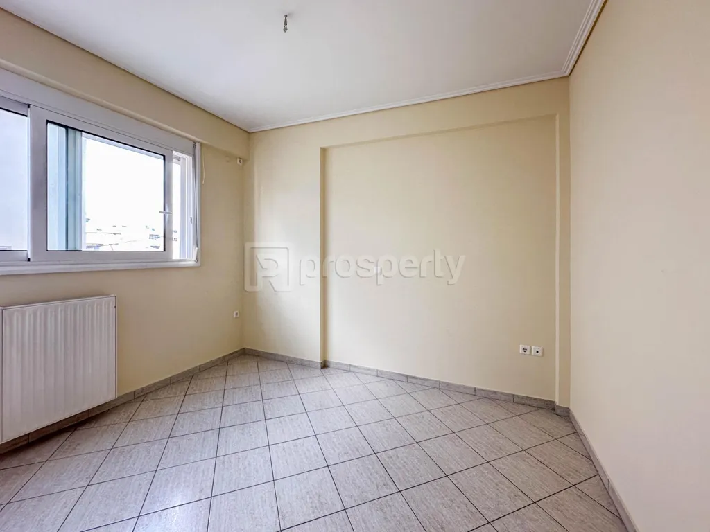 Toad - Spacious Apartment with Large Balcony in Ilion