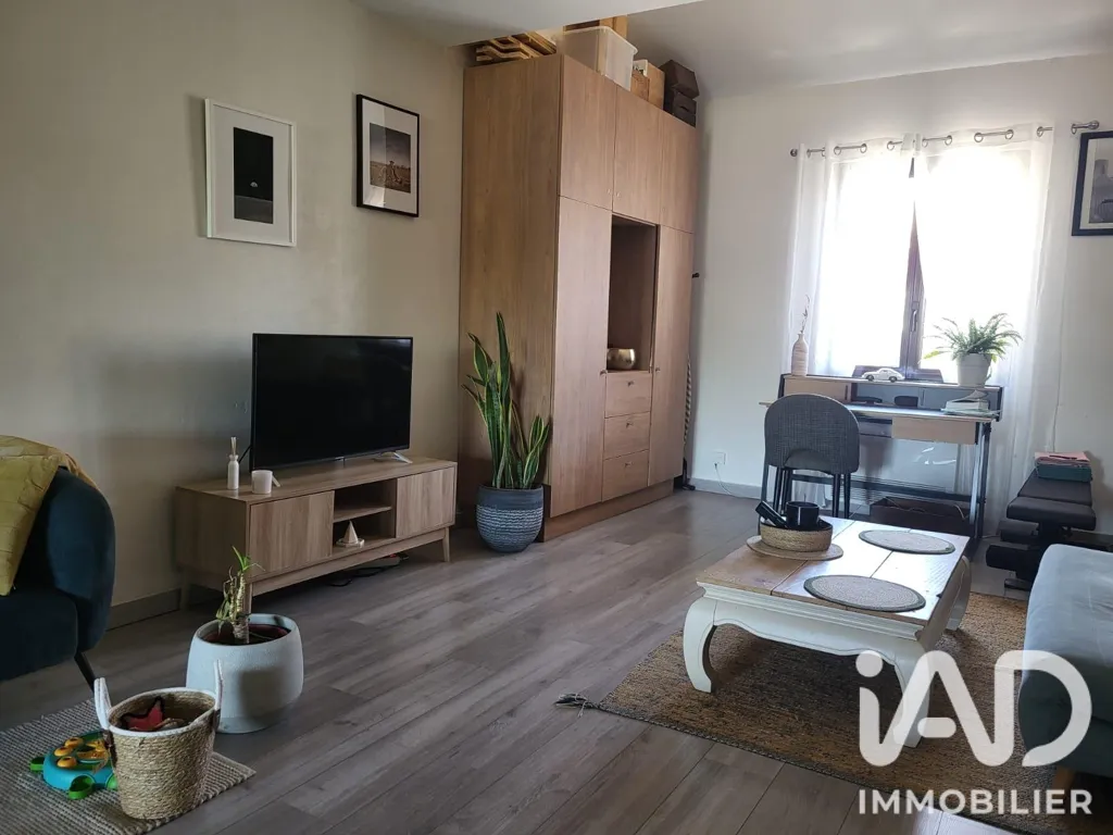 Séjour - Appartement Duplex Rénové avec Terrasse à Agde