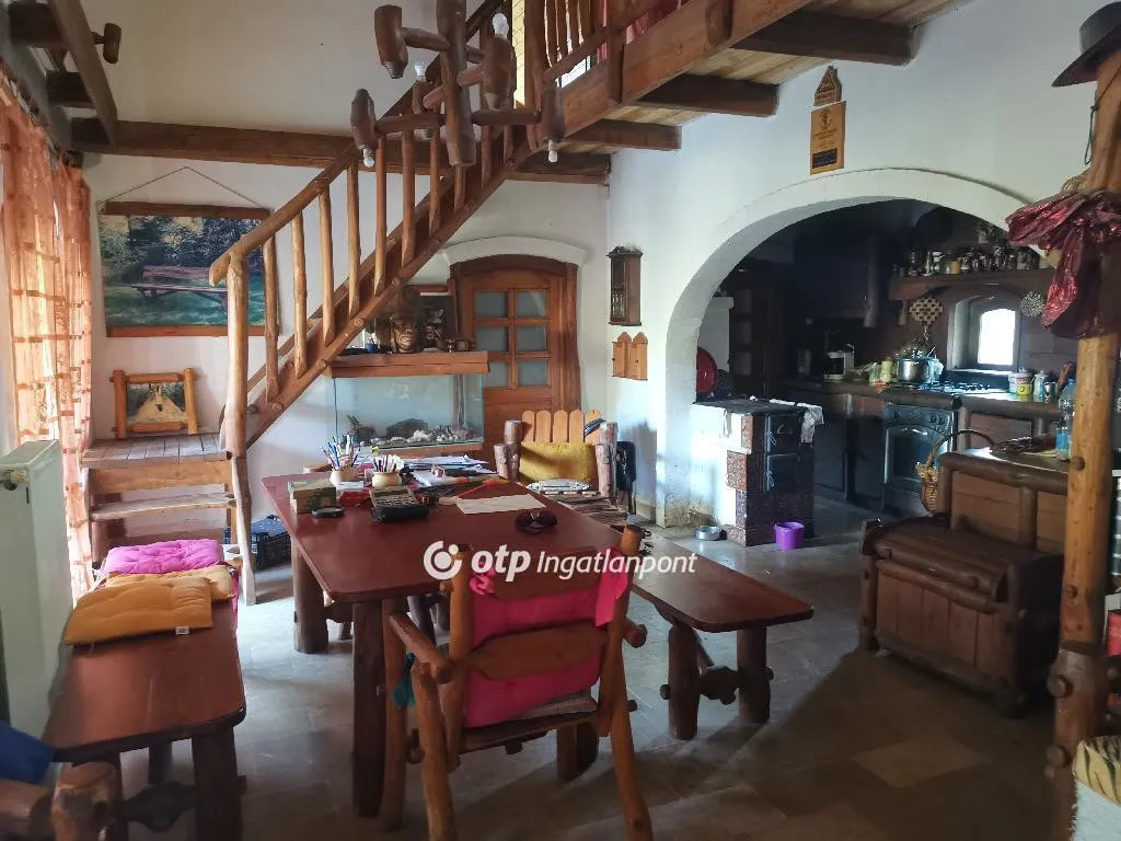 Salle à manger - Unique House with Private Lakefront in Délegyháza
