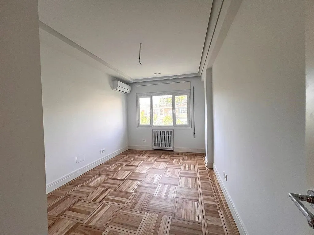 Rooms - Apartment with Terrace in Chamartín