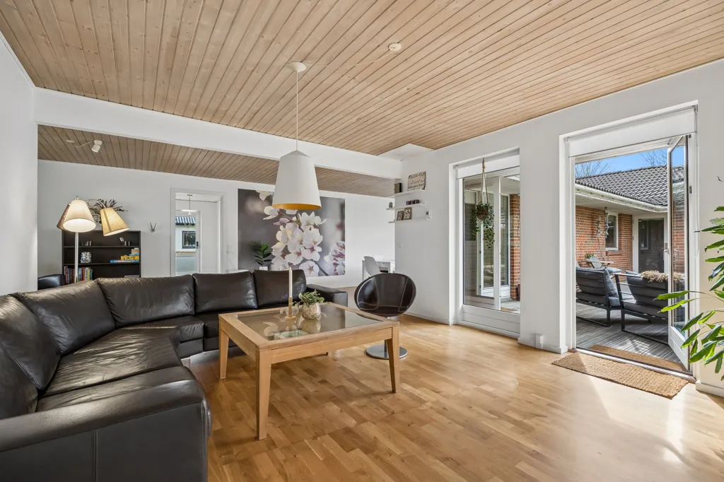 Séjour - Murstensvilla with Garage in Førslev