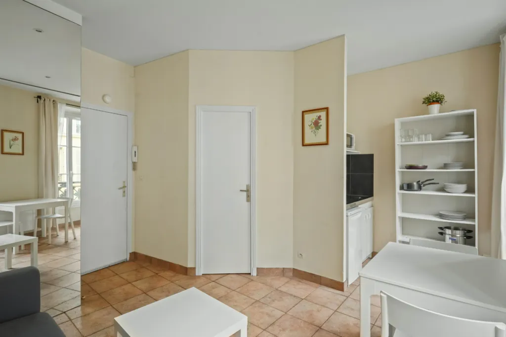 Séjour - Studio Lumineux avec Gardienne dans le 9ème Arrondissement