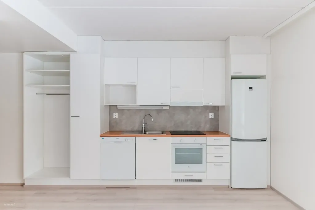 Cuisine - Modern Flat with Balcony in Koivukylä, Vantaa