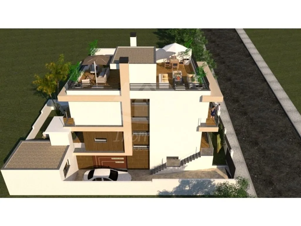Luxury House with Rooftop in Loures