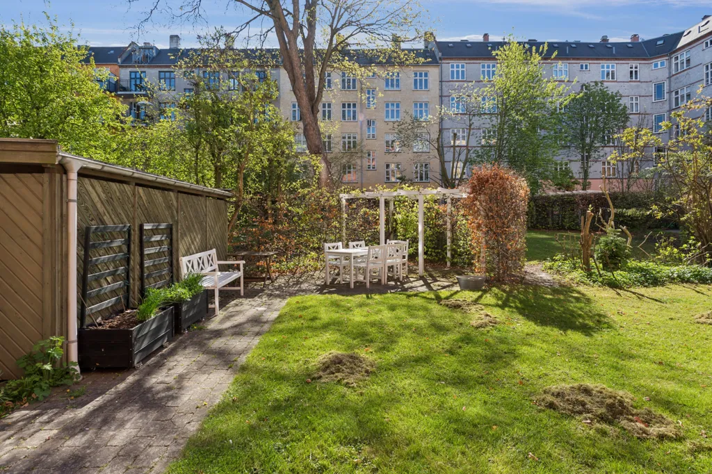 Jardin - Renovated Apartment with Metro Access in Frederiksberg