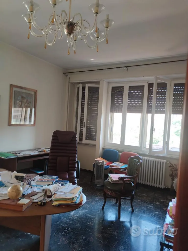 Bureau - Central Apartment with Balcony in Nuoro