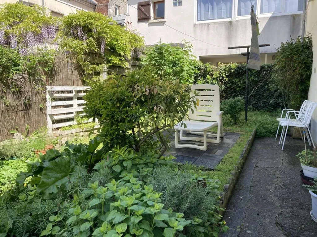 Aed - City Centre Duplex with Garden in Lisieux