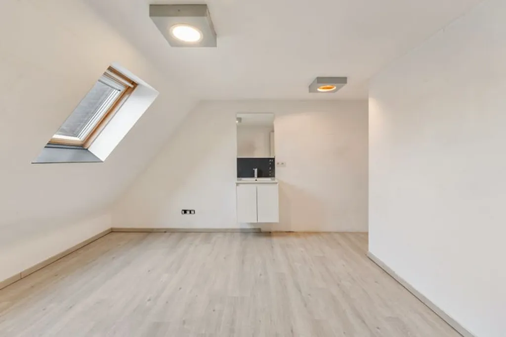 Pièces - Maison avec Stadskoer Centrale à Kortrijk