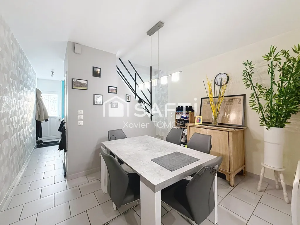 Salle à manger - Maison 3 Chambres à Lens, Proche Transports