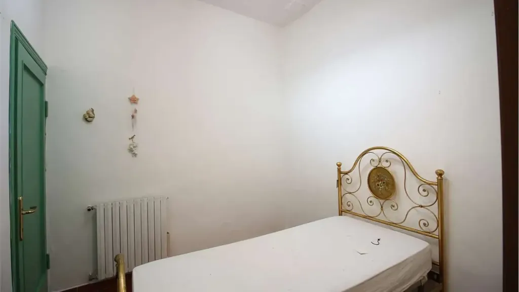 Chambres - Spacious Apartment with Courtyard in Buti