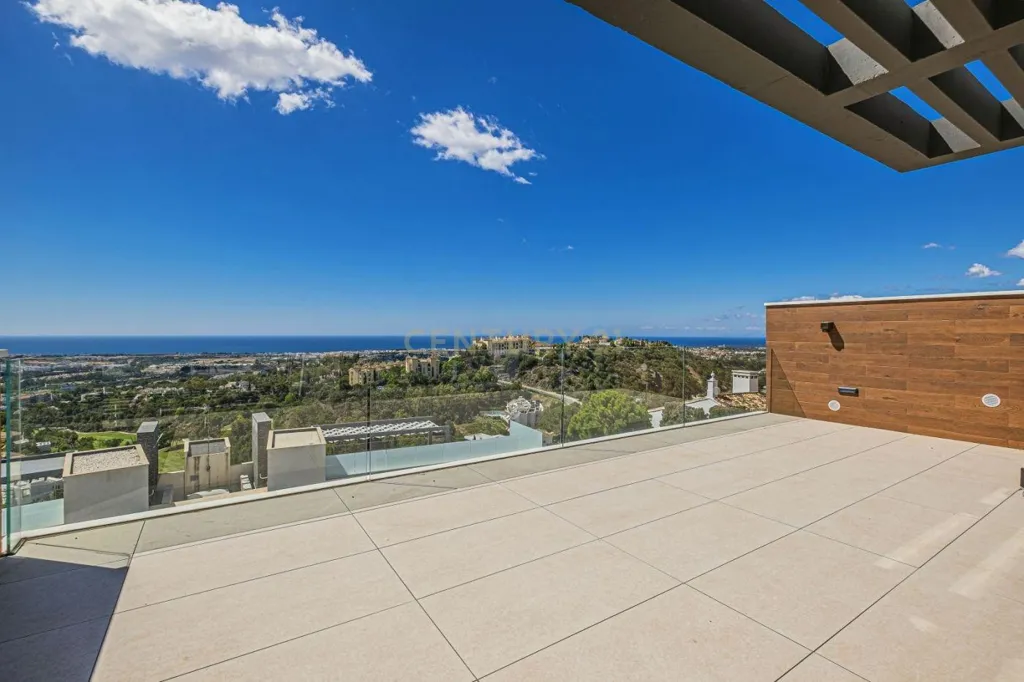 Terrazza - Modern Villa with Ocean Views in Costa del Sol