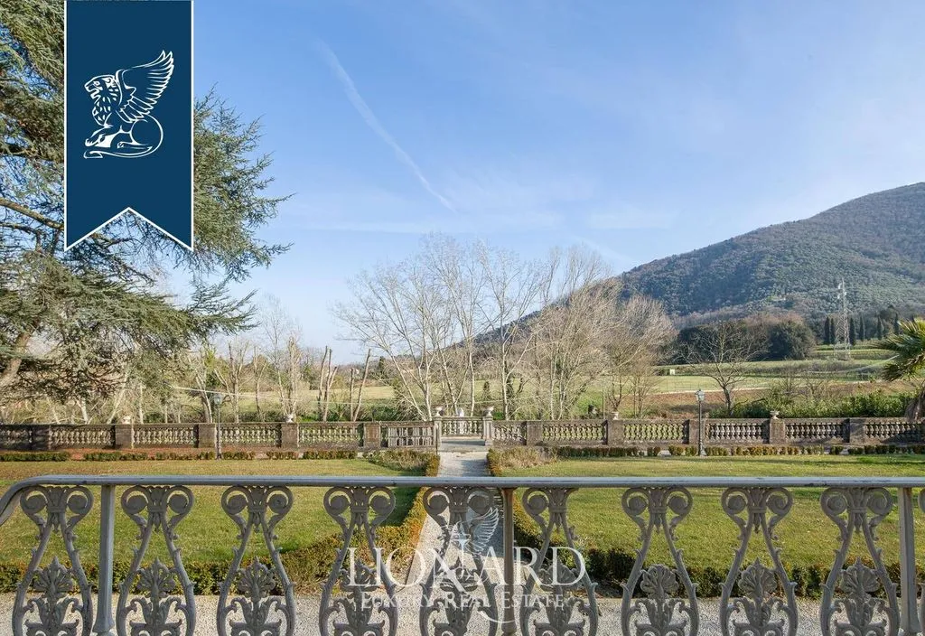 Aed - Refurbished Luxury Villa with Park in Lucca