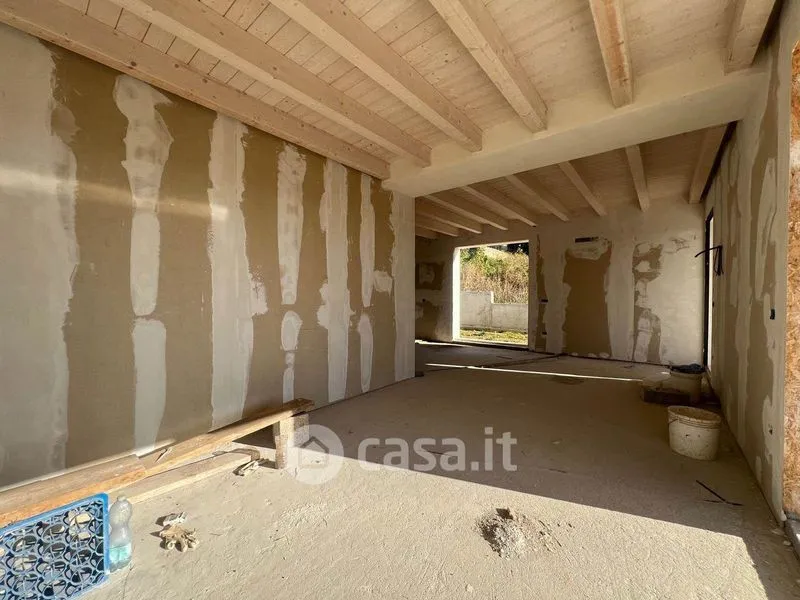 Pièces - Semi-Finished Villa with Private Garden in Sarego