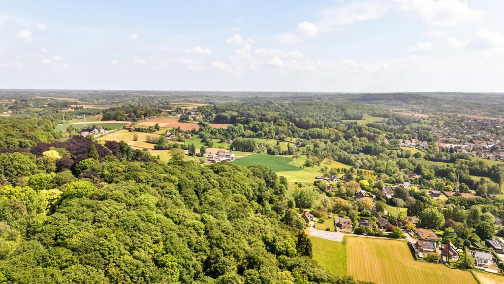 Õhuvaade - Timeless Villa with 1 Hectare Plot in Ronse