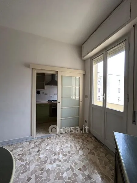Elutuba - Spacious Apartment with Private Garage in Terni