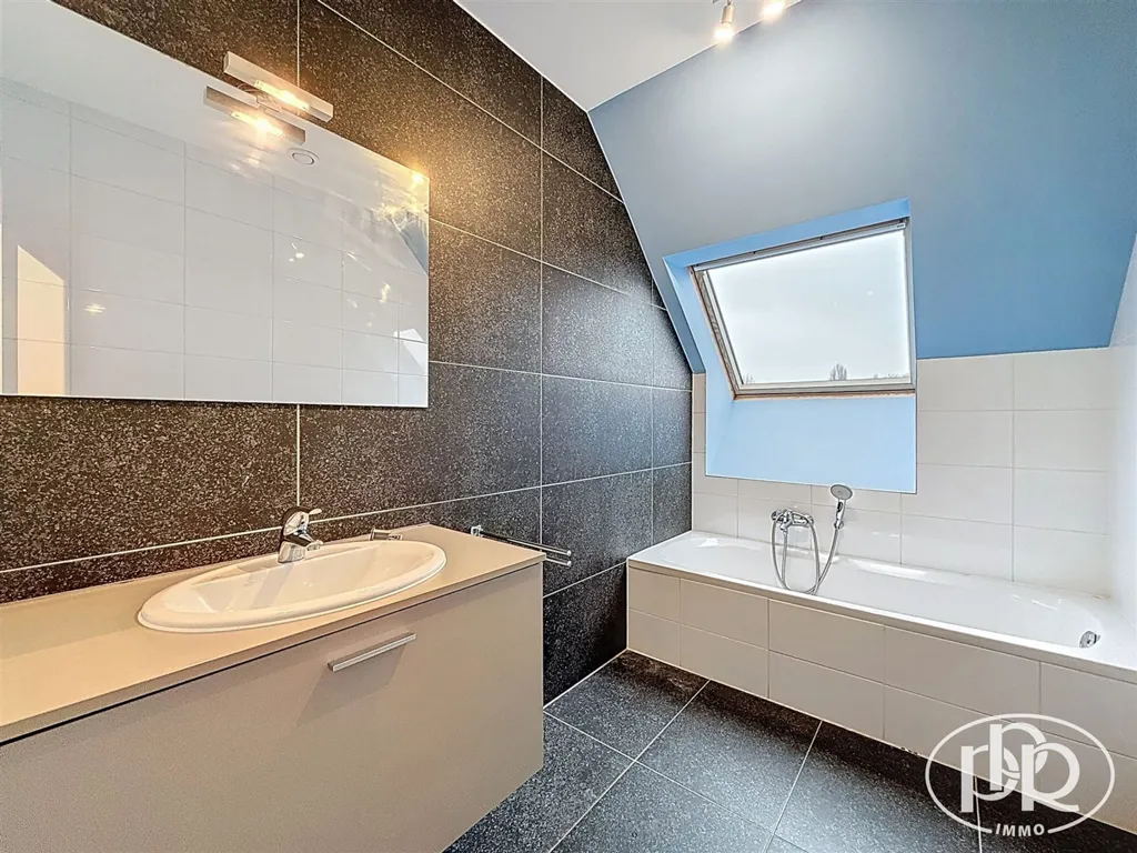 Bathrooms - Duplex with Terrace in Urban Centre