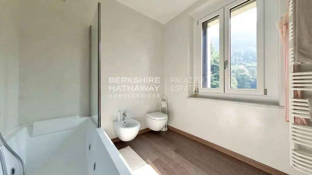 Salles de bain - Luxury Apartment with Lake View in Como