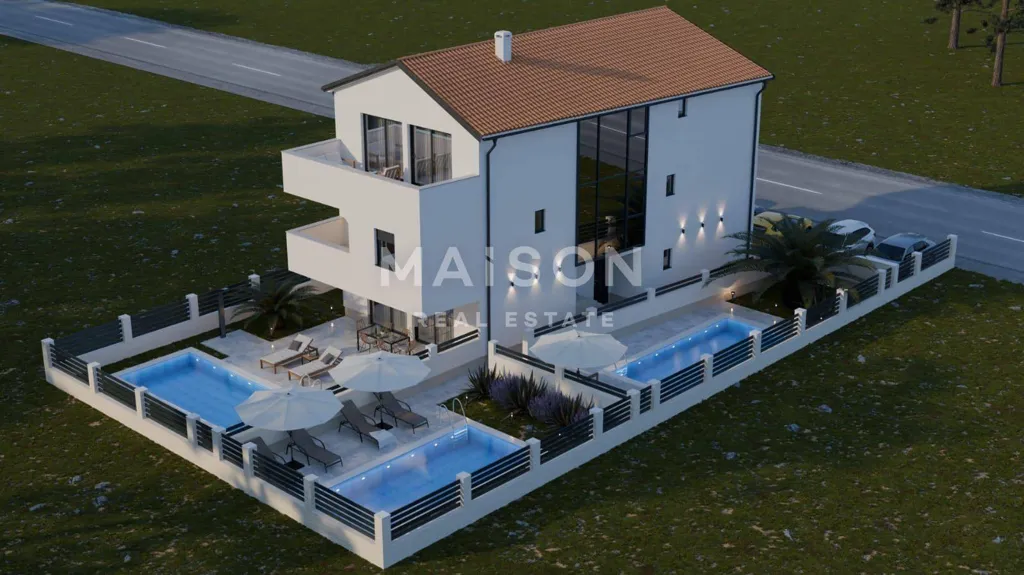 Three-Bedroom Apartment with Private Pool in Kolan
