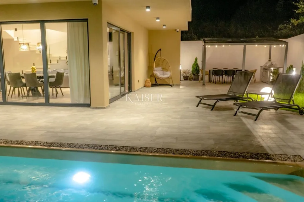 Bassein - Luxury Villa with Pool in Mošćenička Draga