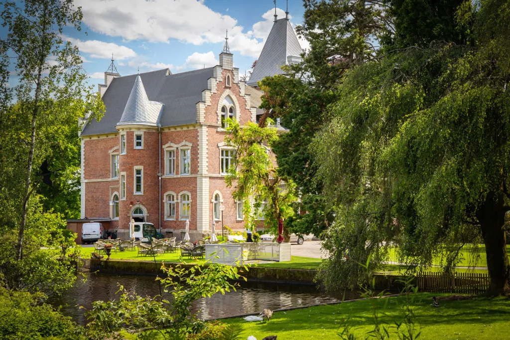 Exterior - Historic Villa with River View in Norrmannebo