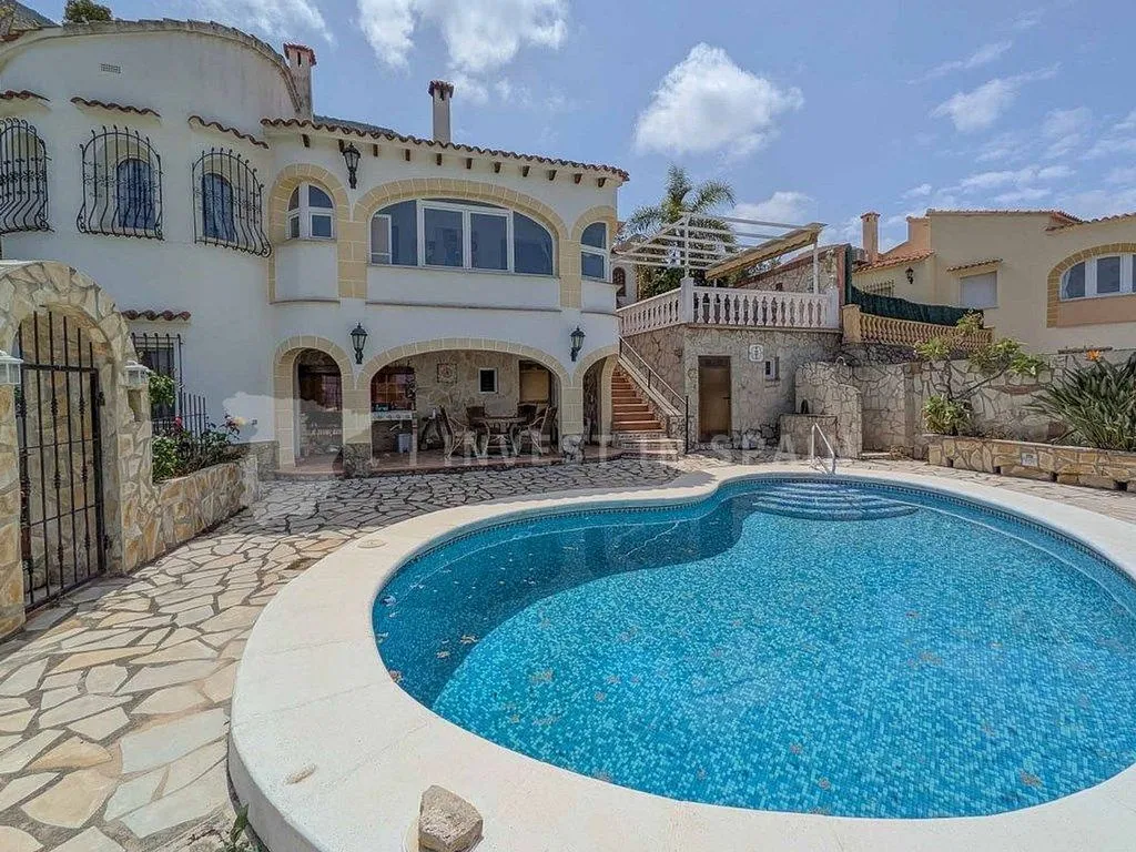 Bassein - House with Pool and Terrace in La Pedrera