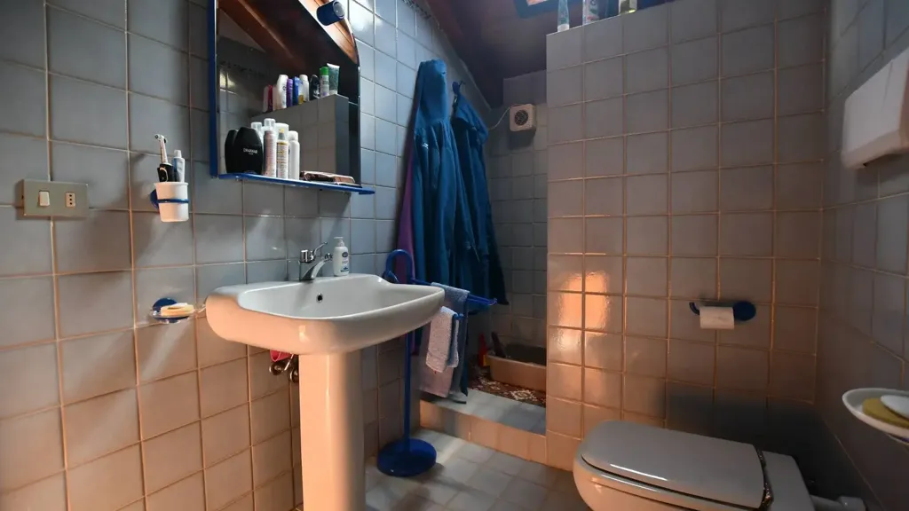 Salles de bain - Apartment with Mountain View in Bardonecchia Gleise