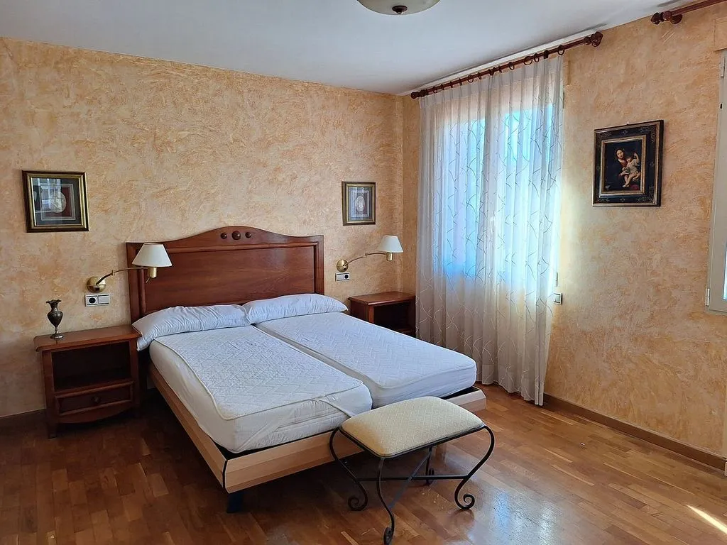 Magamistoad - Detached House with Spa in Elche