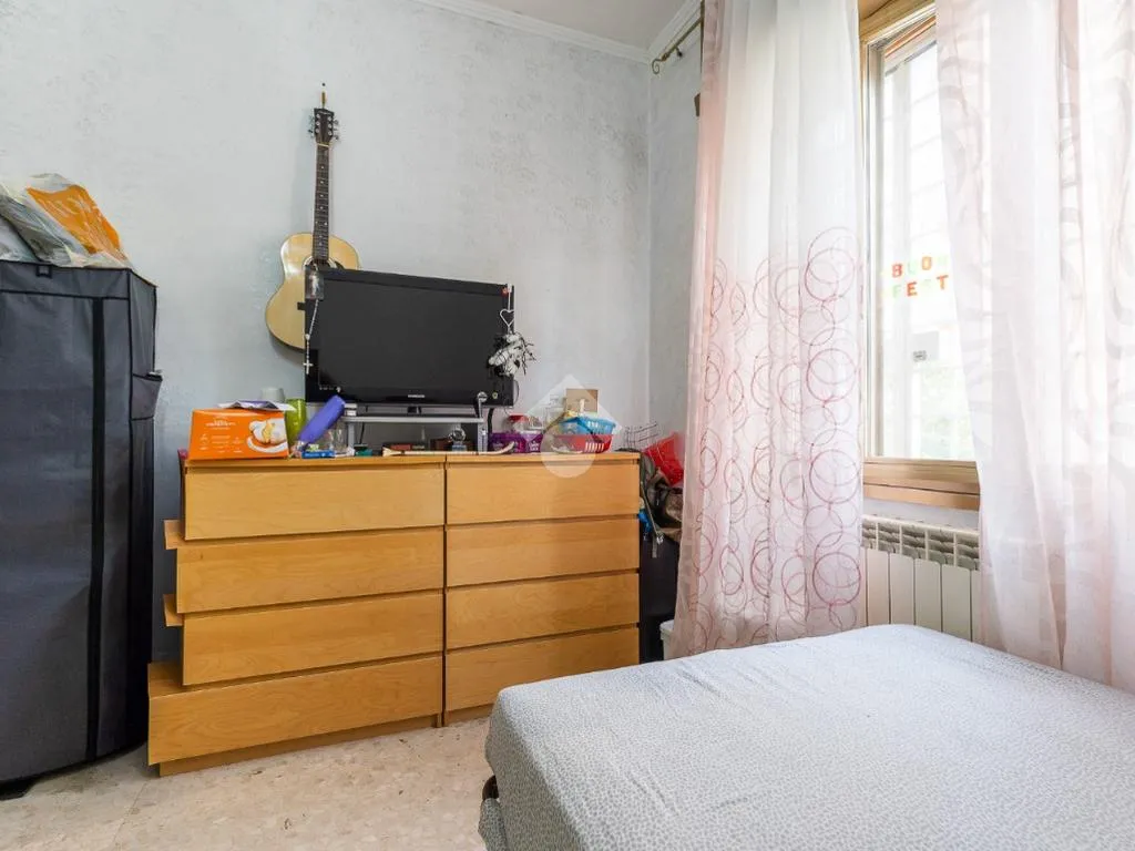 Chambres - 3-Room Apartment with Private Courtyard in Rome