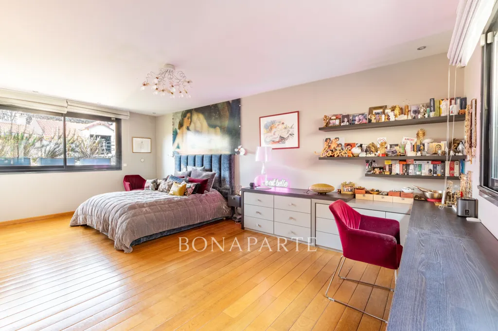 Magamistoad - Contemporary Townhouse with Terraces in 16th District