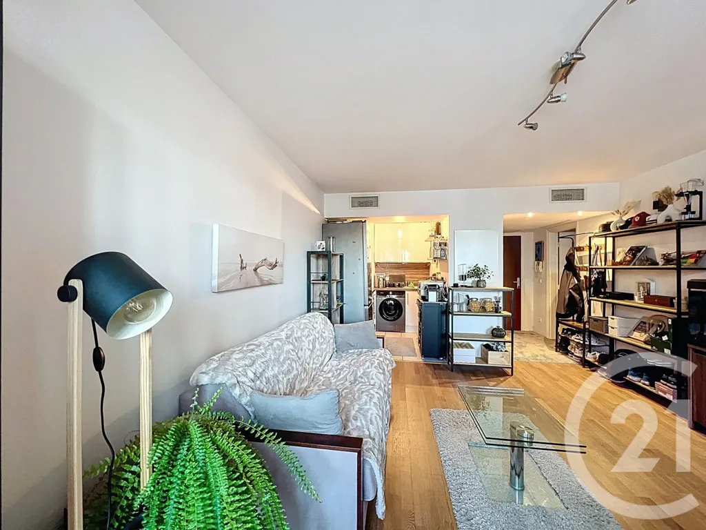 Living Room - 2-Bedroom Apartment with Balcony in Arcachon