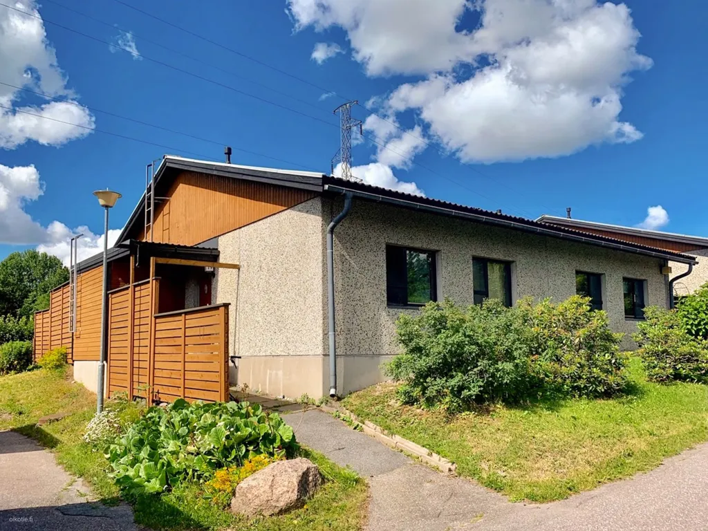 Välivaade - Modernised Apartment with Private Garden in Vantaa