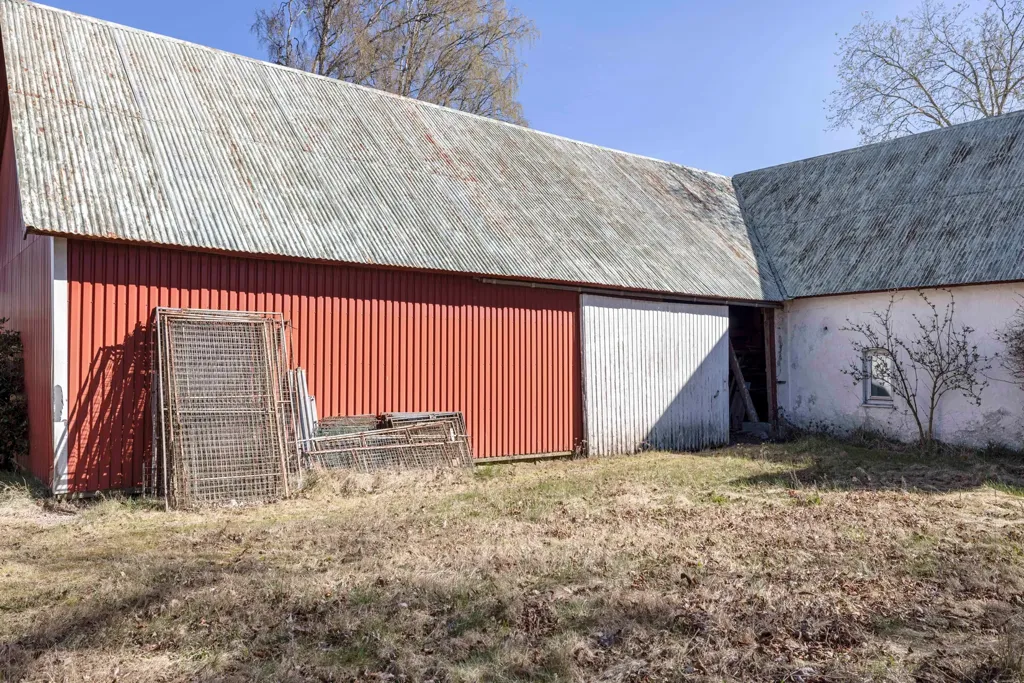 Välivaade - Divided Farm with Development Potential in Göstorp