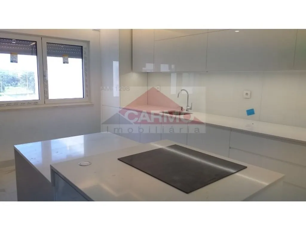Kitchen - Luxury T3 Flat with Solar Panels in Montijo