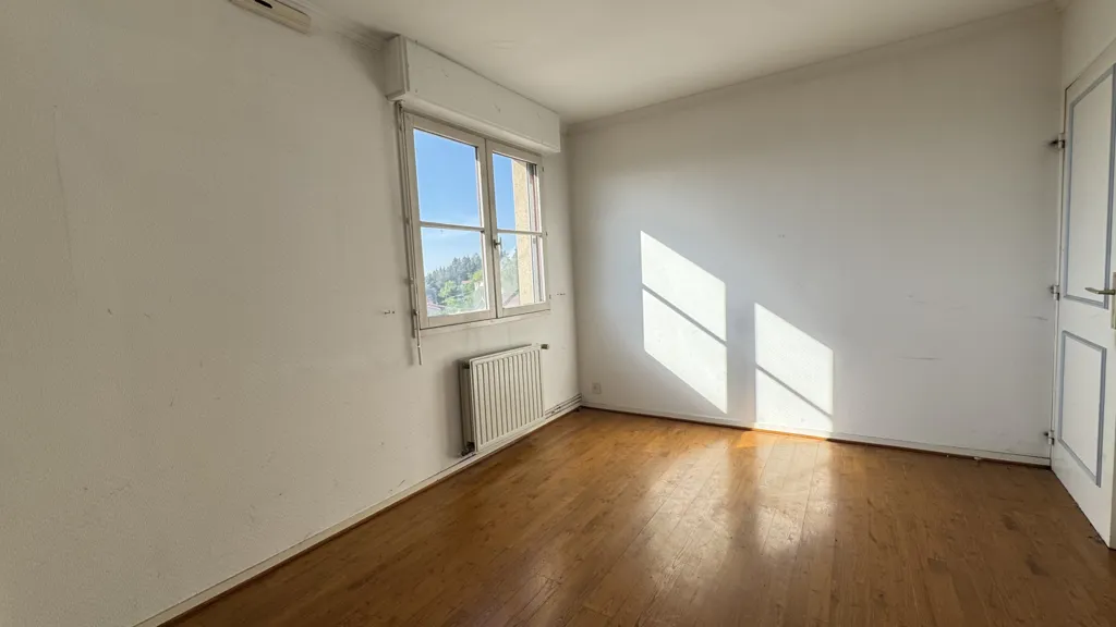 Pièces - Appartement F4 avec Garage à Saint-Galmier