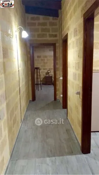 Entrée - Rustic Villa with Tufa Walls in Marsala