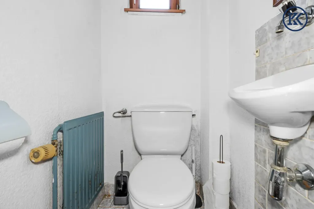Vannitoad - House with Development Potential in 21st District