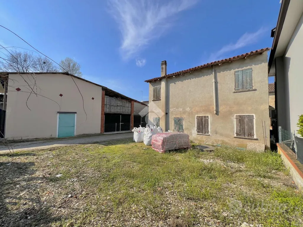 Garden - Rustic Villa in San Marco di Resana