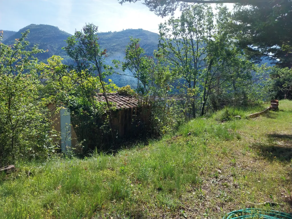 Jardin - Maison de Plain-Pied avec Vue Panoramique à Lucéram
